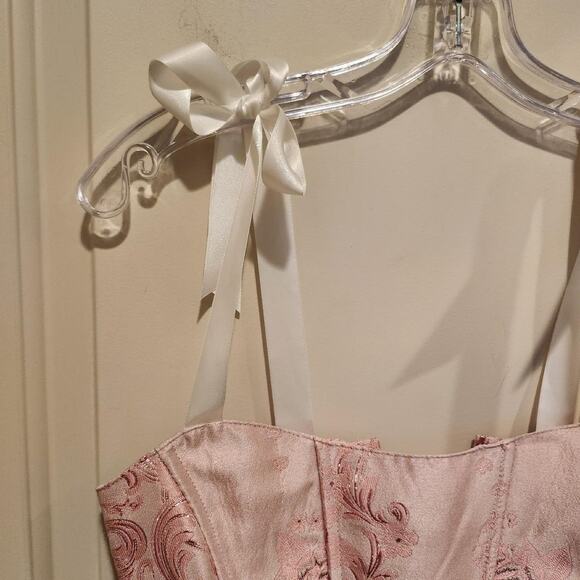 Sweet smitten embraces corset top - Picture 3 of 6